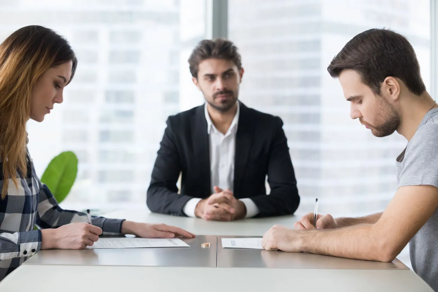 How EH Mediation Guides Couples Toward Fair and Balanced Outcomes Dursley